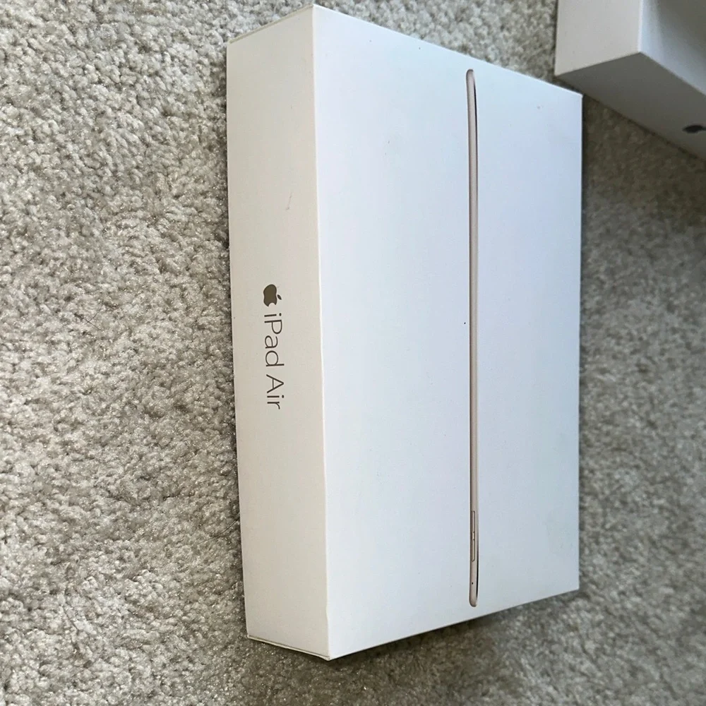 Apple Device Packaging Set in White